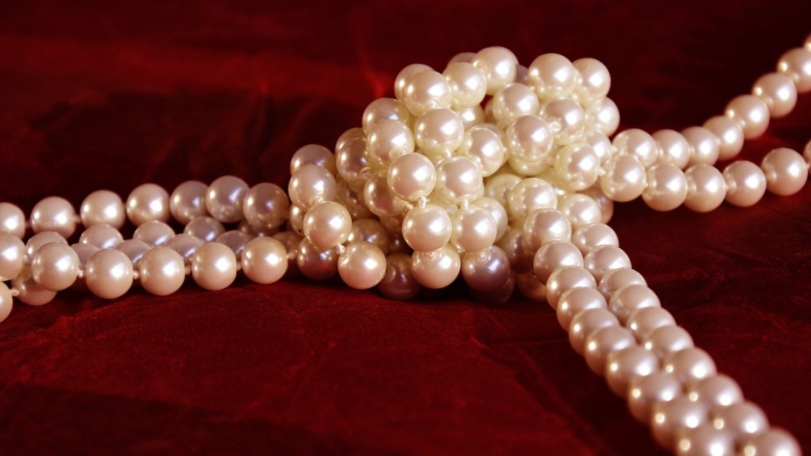 Halukaha Pearls Necklace